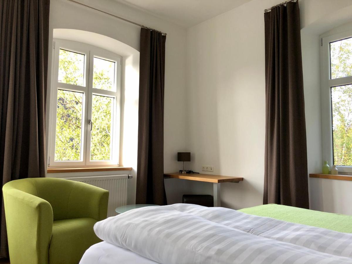 Das Logierhaus Bad Alexandersbad Bagian luar foto